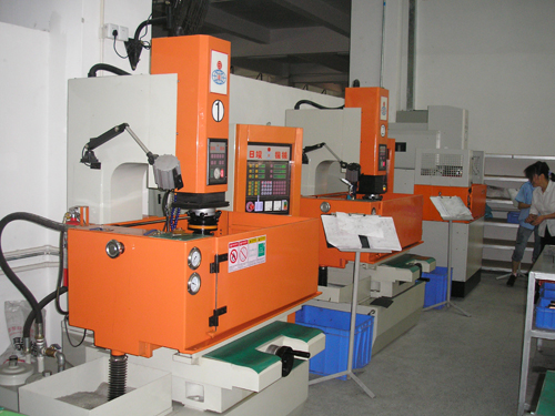 塑膠模具機(jī)器檢查
